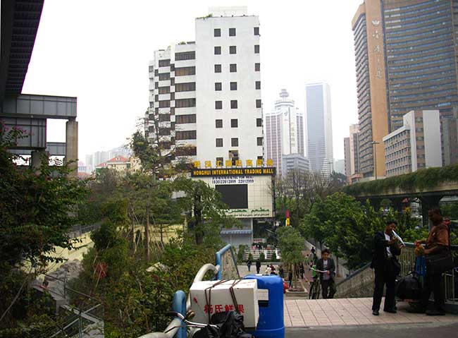 Guangzhou pedestrian overpass looking south